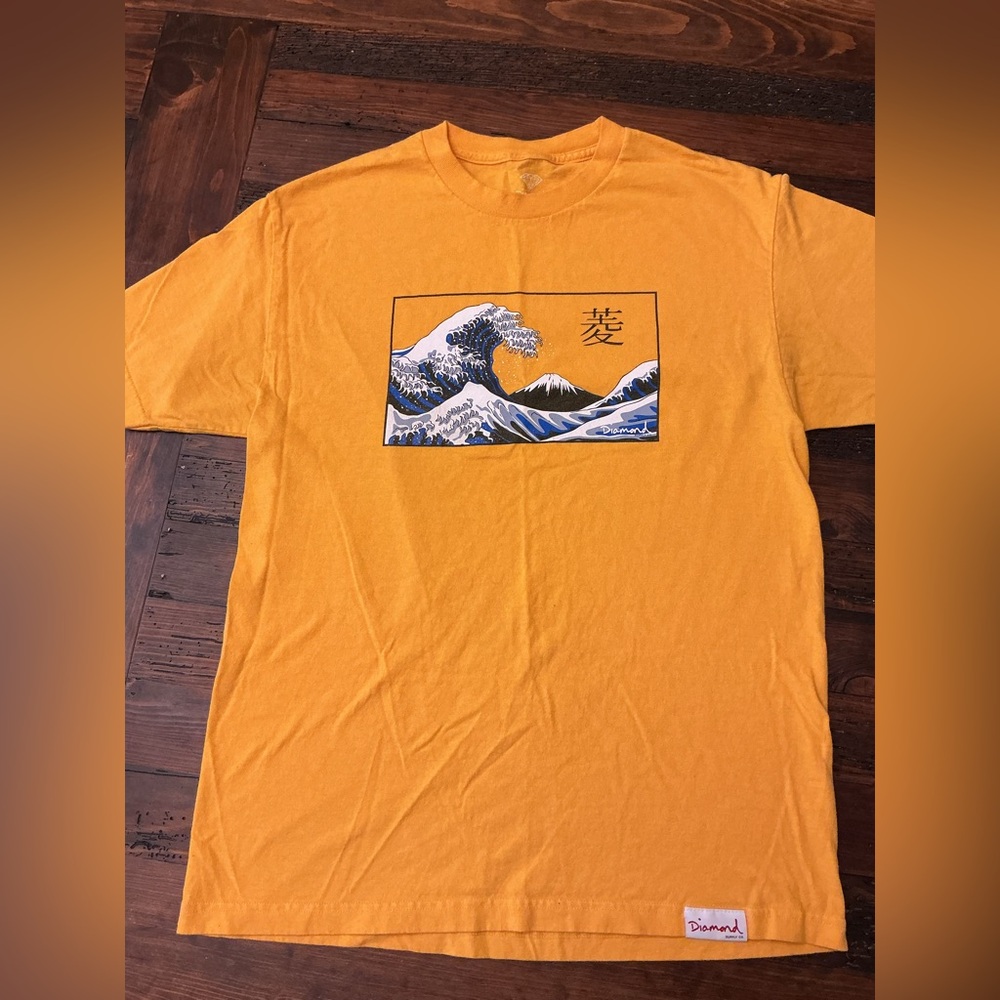 Diamond Supply Co. Men's Short Sleeve T-Shirt Surf Graphic Wave Asian Print L